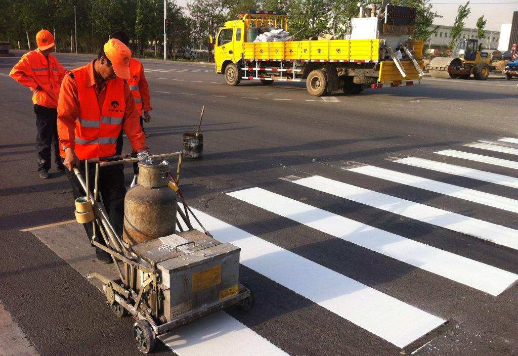 道路标线施工案例